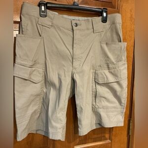 Men's Cargo Shorts in Light Khaki - Practical Everyday Wear